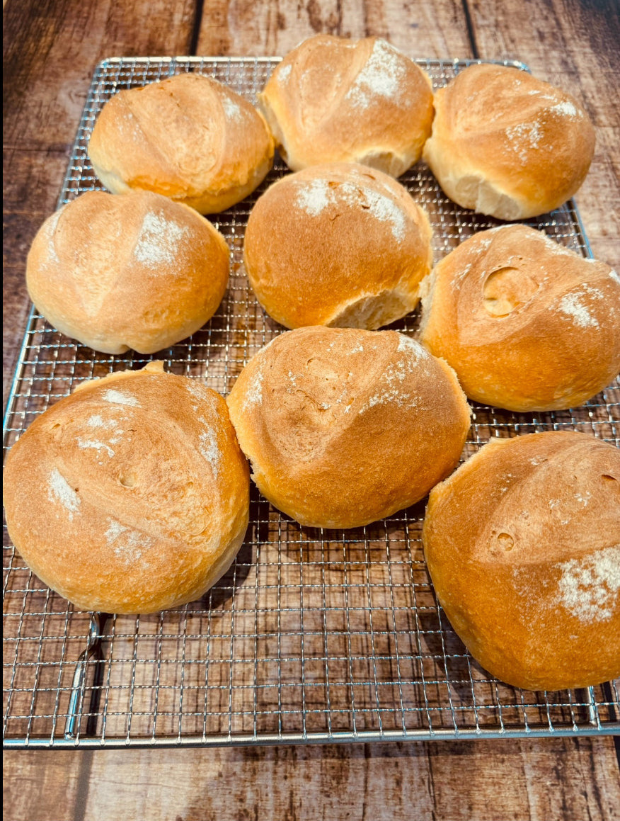 Mein Franken-Weggla ist meine handverlesene Brötchenbackmischung.Hergestellt nach eigener Rezeptur! 1000g ca.20 Brötchen & 2x 7g Trockenhefe beiliegend. Liebevoll per Hand abgefüllt! Wird wöchentlich frisch von der Nachbarsmühle abgefüllt!