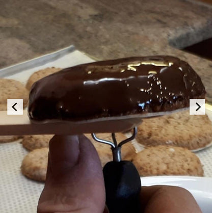 PELLKARTOFFELGABEL aus Buchenholz-Zum schnellen und einfachen Glasieren von Lebkuchen.
Finger und Hände bleiben sauber