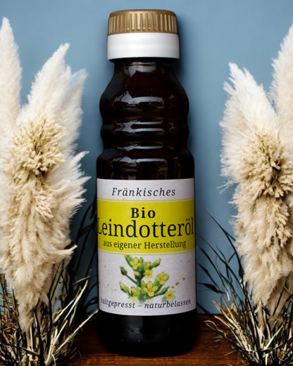 Fränkisches Bio-Leindotteröl-Kaltgepresst & Naturbelassen-frisch abgefüllt in 0,1 Glasflasche. Biokontrollstelle: DE-ÖKO-006