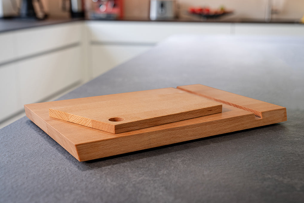 Das aus Eiche-Das Original. Charaktervolle Masserung,natürliche Härte-nicht umsonst zählt Eiche zu den beliebtesten Hölzern.