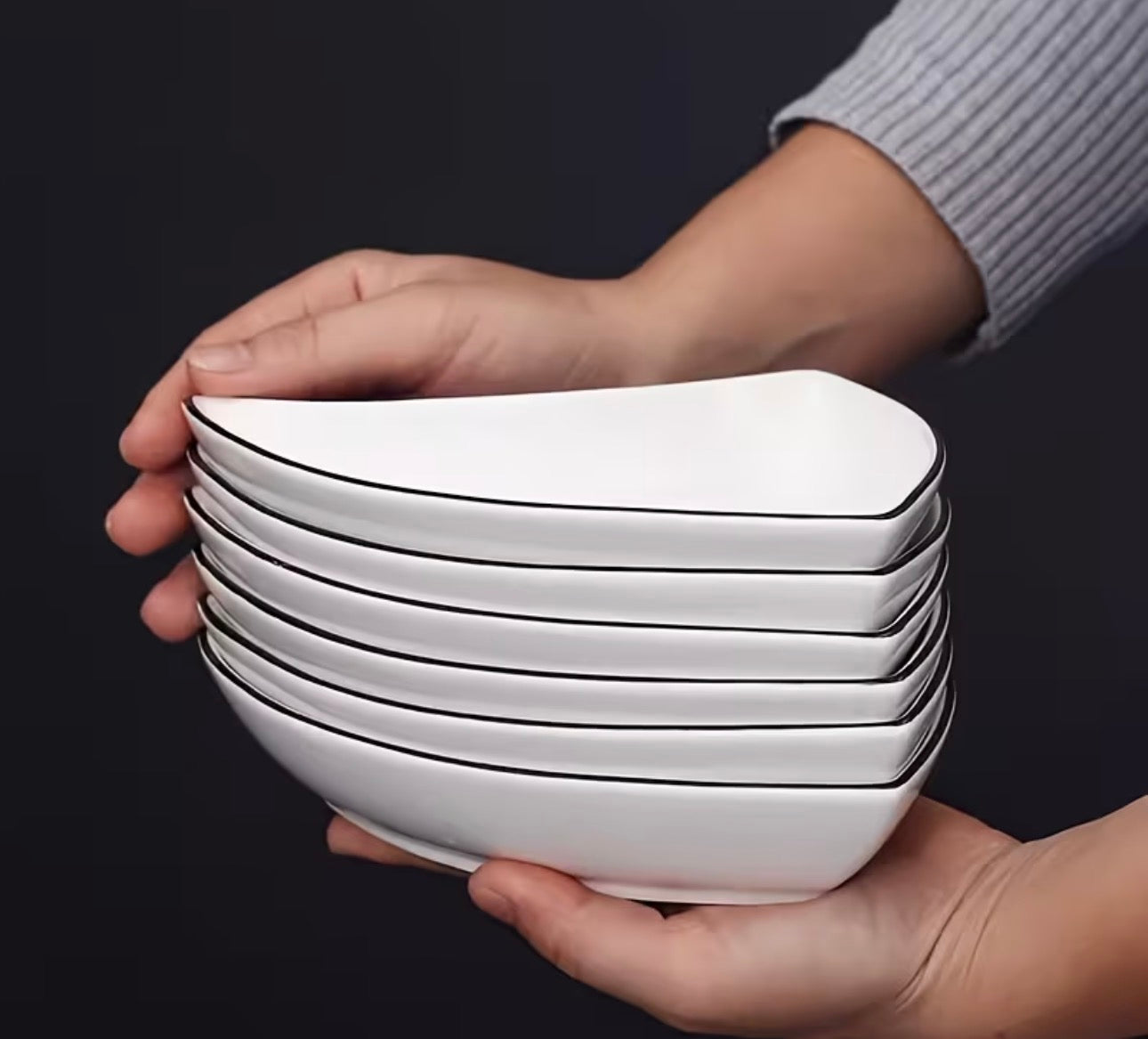 BlütenServier-Set – 6-teilig | Platzsparend & stilvoll servieren. Das elegante 6-teilige Servierset in Blütenform bringt Ordnung und Stil auf deinen Tisch – perfekt für Grillabende, Raclette oder Snacks.