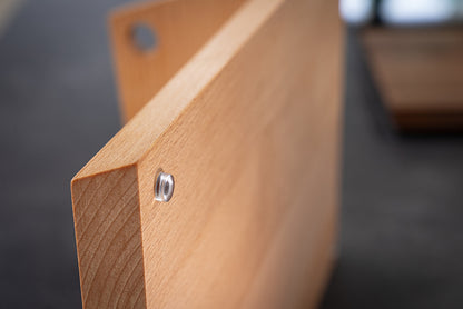 Das aus Eiche-Das Original. Charaktervolle Masserung,natürliche Härte-nicht umsonst zählt Eiche zu den beliebtesten Hölzern.