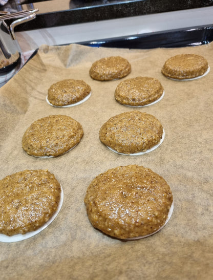 Feinste Elisen-Lebkuchen-Backmischung, 1000g Nach unserem Hausrezept (ergibt 35 Stück mit der Lebkuchenglocke 7cm-pro Stück 0,51 Cent!) •mit hochwertigen Zutaten •60% Mandeln und Haselnüsse •ohne Mehl