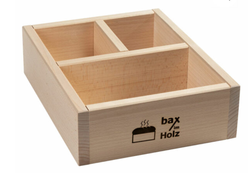 Der Bax im Holz Holz-Backrahmen „einfach“ aus naturbelassenem, massivem Buchenholz. Inklusive passender Trennwand für zwei Brote je 250g.Siehe auch großen Backrahmen im Shop