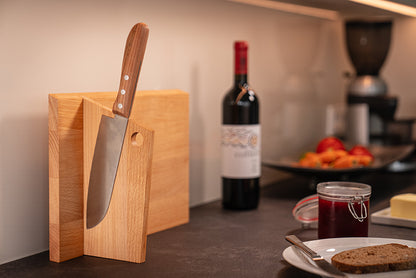 Das aus Eiche-Das Original. Charaktervolle Masserung,natürliche Härte-nicht umsonst zählt Eiche zu den beliebtesten Hölzern.