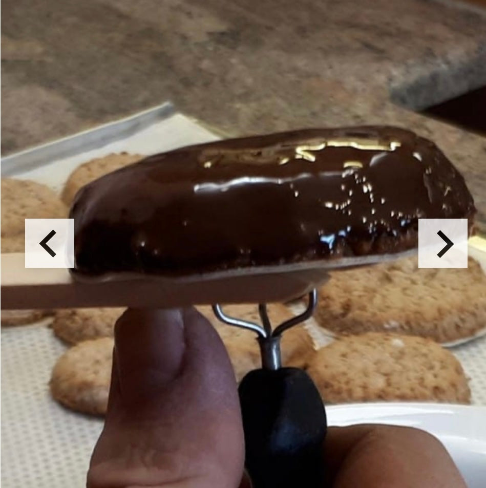 Original-Lebkuchenglocke-Glasierhilfe, Schnelles und einfaches Glasieren von Lebkuchen.
Finger und Hände bleiben sauber.