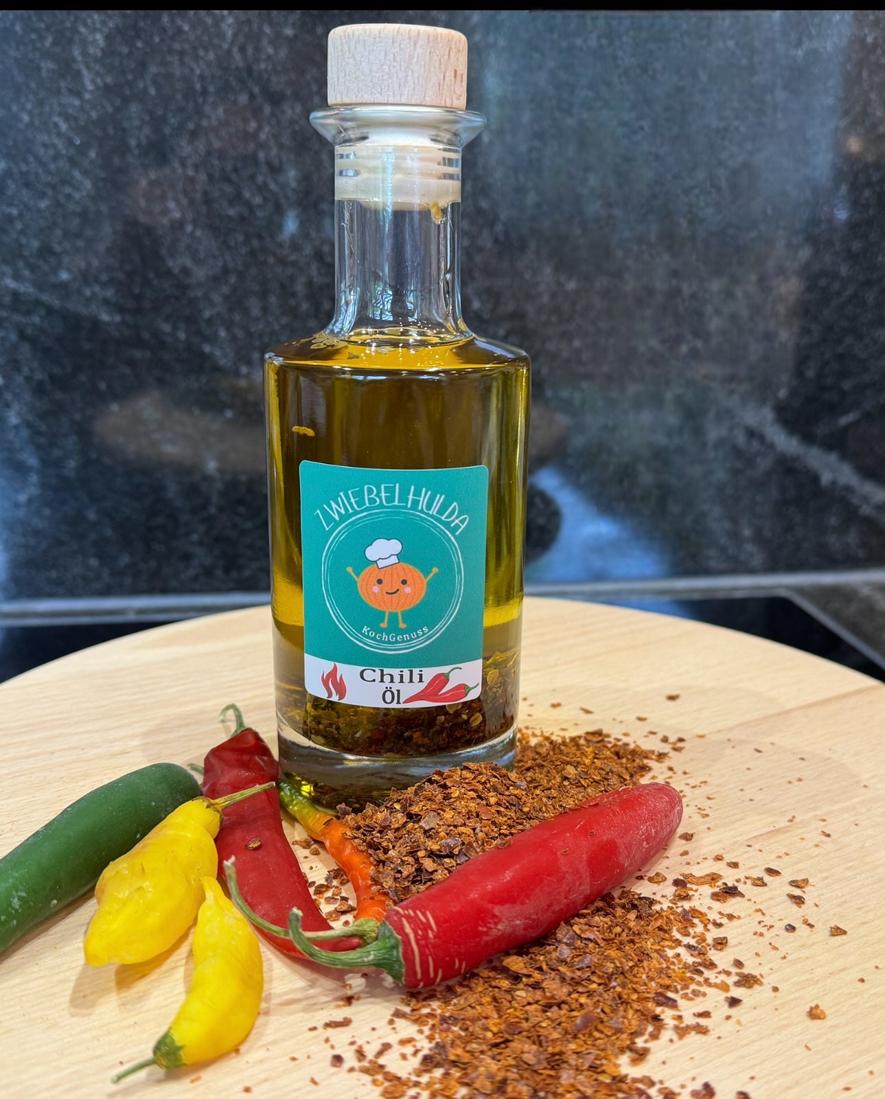 Jalapeno-Chili-Öl  hochwertig, 200ml in einer Ginflasche mit Korken