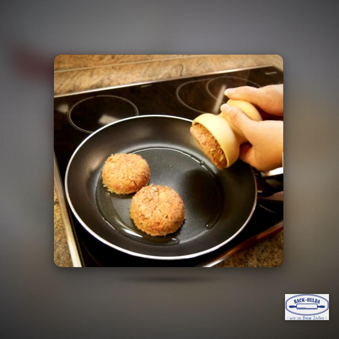 FRIKADELLO MINI, für 60g Bratlinge. Ein Fränkisches Original!                            In Handumdrehen sind Deine Frikadellen und Bratlinge gleichmäßig geformt. Ideal für dein Buffet oder deiner Party! Inkl. Antihaft-Trennblätter 100Stück! – Clean Showcase Plus